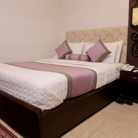 Shelton Hotel Lahore Buitenkant foto