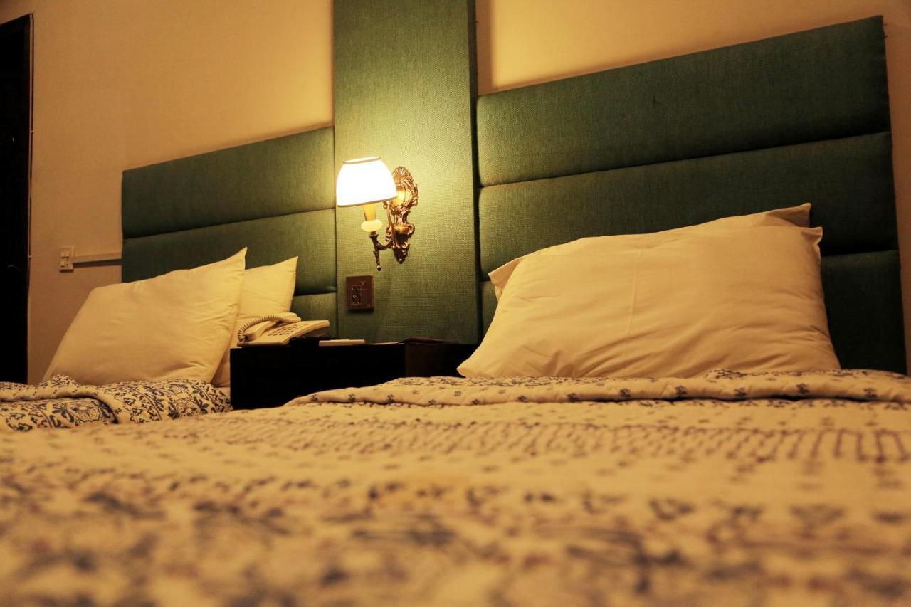 Shelton Hotel Lahore Buitenkant foto