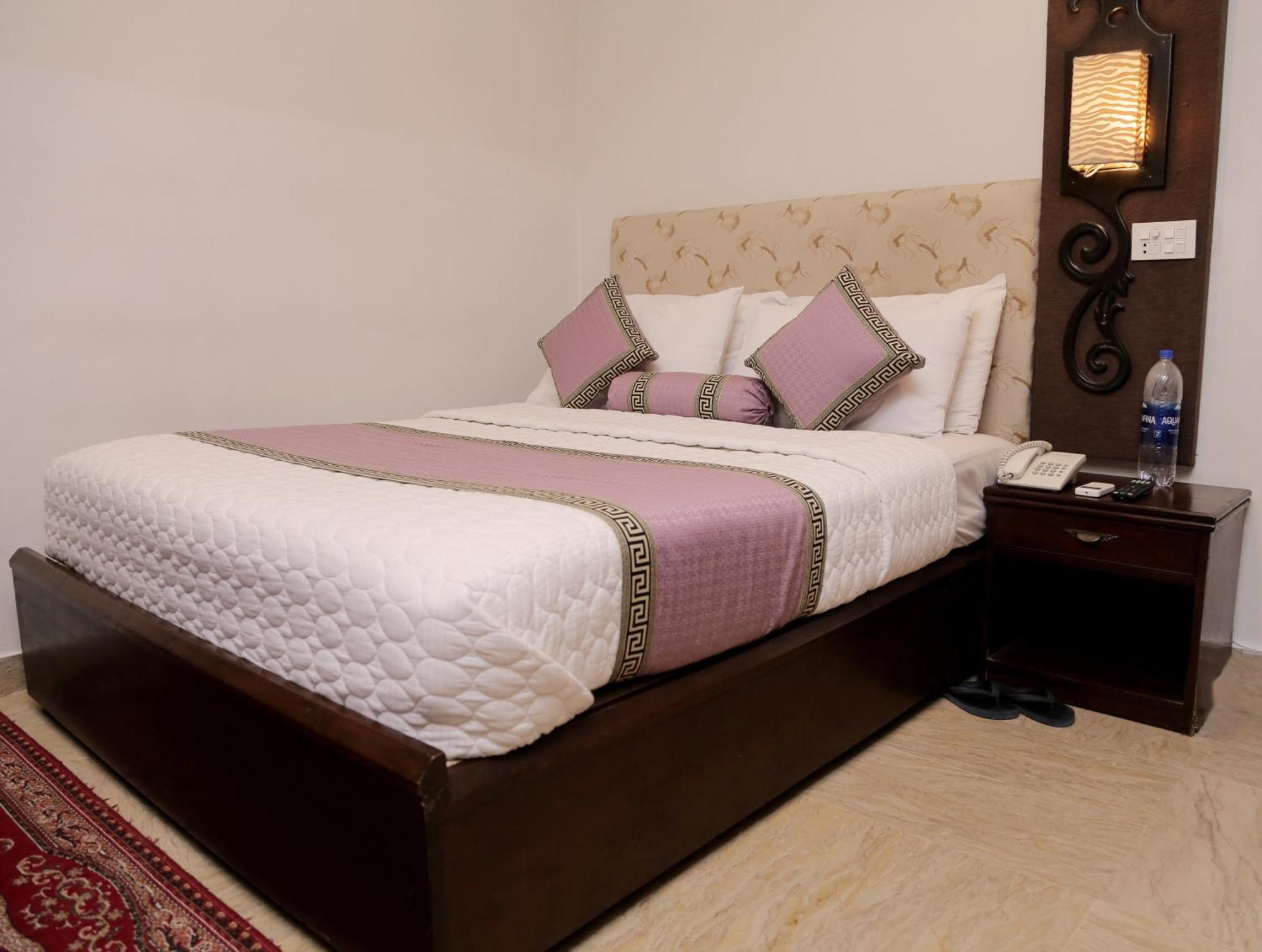 Shelton Hotel Lahore Buitenkant foto