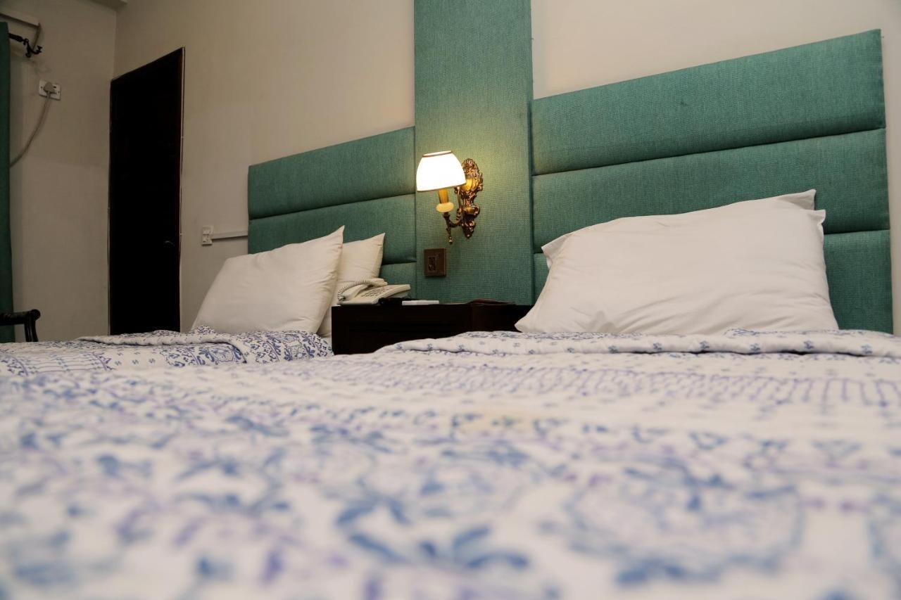 Shelton Hotel Lahore Buitenkant foto